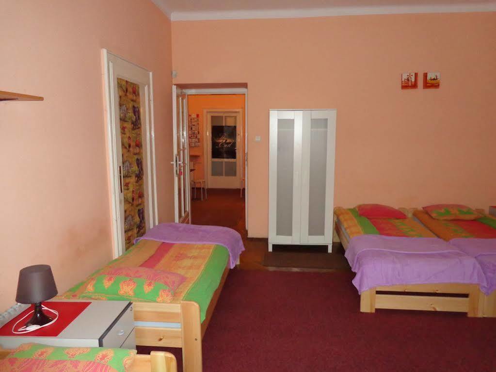 Hostel Taurus Krakow Luaran gambar